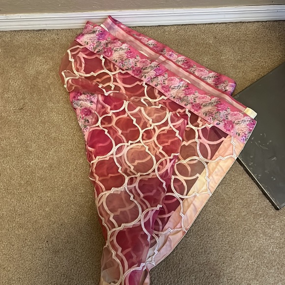 Designer lawn shalwar Kameez(only dupatta and shirt) - Picture 4 of 5